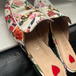 Gucci Princetown Mules, White Flora Print & 1955 Horsebit Accent, Round-Toes.